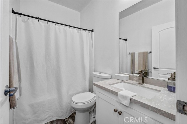 Detail Gallery Image 18 of 28 For 28072 Catherine Dr, Canyon Country,  CA 91351 - 2 Beds | 3 Baths