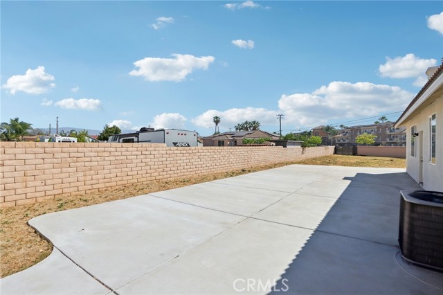 Detail Gallery Image 21 of 24 For 548 Bloomington Ave, Rialto,  CA 92376 - 4 Beds | 3 Baths