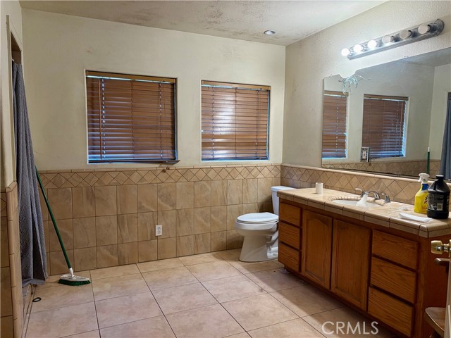 Detail Gallery Image 20 of 35 For 1042 W Mcfadden, Santa Ana,  CA 92707 - 5 Beds | 3/1 Baths