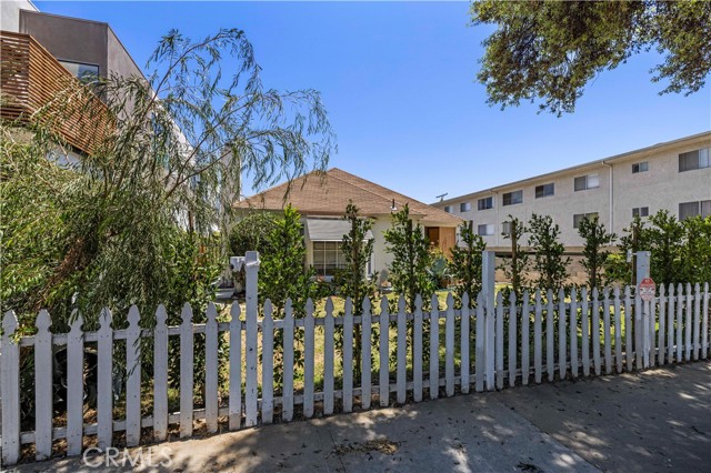 4180 Tujunga Avenue, Studio City CA: https://media.crmls.org/medias/41d69df5-2ff2-4337-9a0d-a2b0c75b5589.jpg