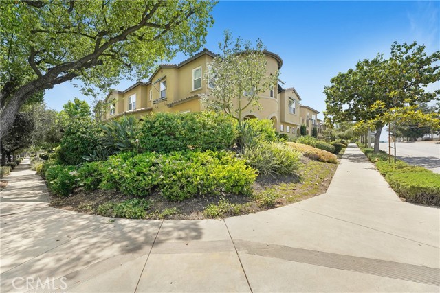Detail Gallery Image 2 of 25 For 281 N Mar Vista Ave #23,  Pasadena,  CA 91106 - 3 Beds | 2/1 Baths
