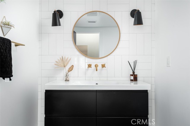 41d6e16b E977 4d36 895d 3d8cd373b967