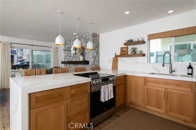 Detail Gallery Image 13 of 33 For 310 Onyx Ave a,  Newport Beach,  CA 92662 - 3 Beds | 2 Baths