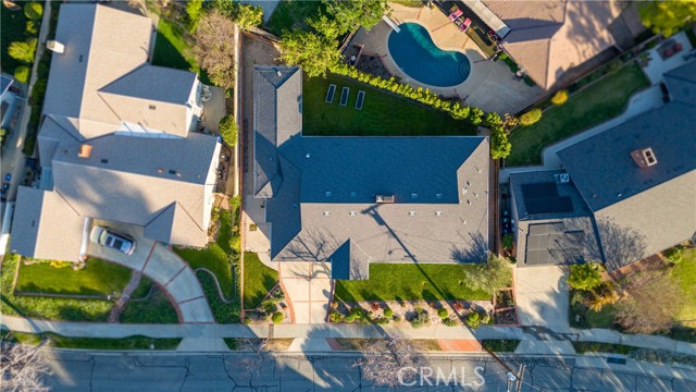 Detail Gallery Image 2 of 22 For 3340 Vickers Dr, Glendale,  CA 91208 - 3 Beds | 3 Baths