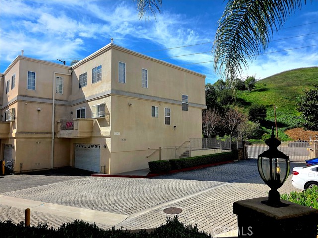 Detail Gallery Image 2 of 23 For 5340 Las Virgenes Rd #1,  Calabasas,  CA 91302 - 3 Beds | 3 Baths