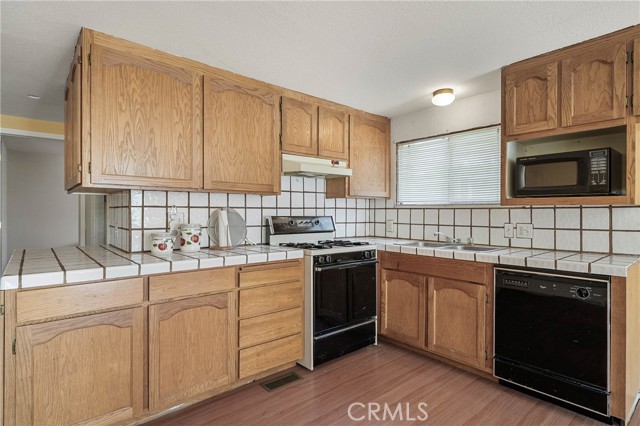 Detail Gallery Image 15 of 34 For 13942 Apple Ln, Clearlake Oaks,  CA 95423 - 3 Beds | 2 Baths