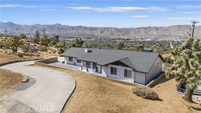 55578 Free Gold Drive, Yucca Valley CA: https://media.crmls.org/medias/41d91b17-9b99-4d93-8a71-2367116c42c4.jpg
