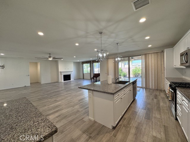 Detail Gallery Image 15 of 55 For 34913 Limecrest Pl, Murrieta,  CA 92563 - 4 Beds | 2/1 Baths