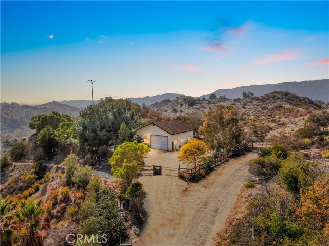 2311 Rose Road, Fallbrook CA: https://media.crmls.org/medias/41da72d8-73b9-4870-92ab-50f6586670ba.jpg