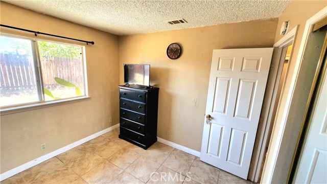 10655 Cochiti Road, Apple Valley CA: https://media.crmls.org/medias/41da9c4e-273a-4298-bf19-a1edbcc6bb0c.jpg