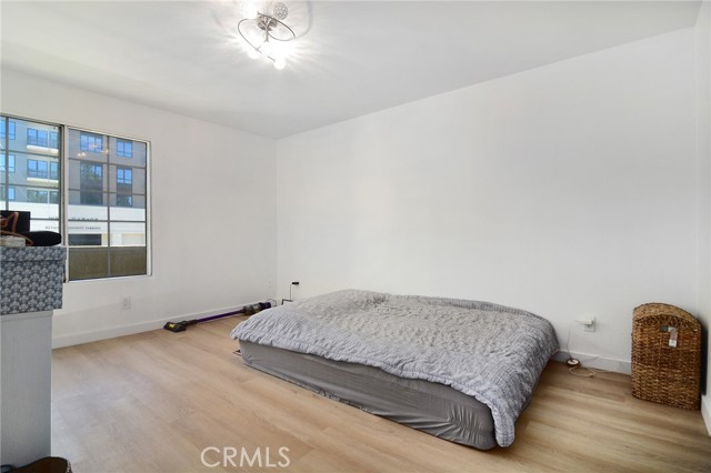 21400 Burbank Boulevard, 202 photo 15