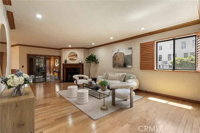 Front Image Thumbnail for CRPW26228250