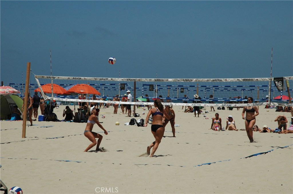 https://media.crmls.org/medias/41dbcc22-2c5c-4915-bc71-f2269c337250.jpg?preset=X-Large