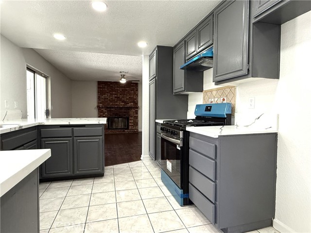 3318 Denise Street, Lancaster CA: https://media.crmls.org/medias/41dc2146-9ea5-4b04-b47d-67888e1fbdef.jpg