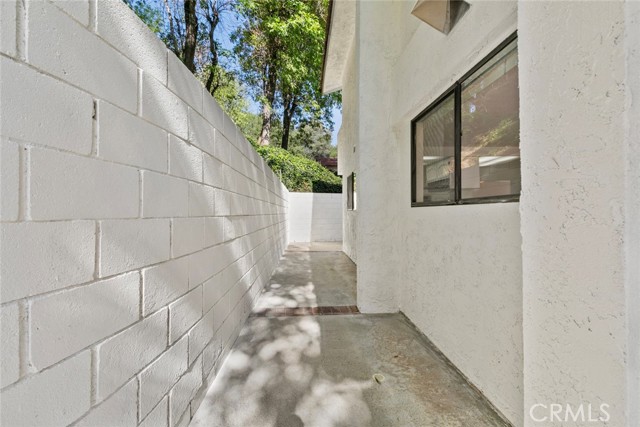 Detail Gallery Image 60 of 66 For 1321 Greenbriar, Glendale,  CA 91207 - 4 Beds | 3/1 Baths