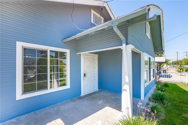 Detail Gallery Image 4 of 43 For 747 W 9th St, San Bernardino,  CA 92410 - 3 Beds | 3 Baths