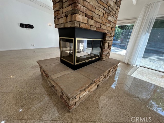 Detail Gallery Image 9 of 30 For 24010 Hatteras, Woodland Hills,  CA 91367 - 4 Beds | 2 Baths
