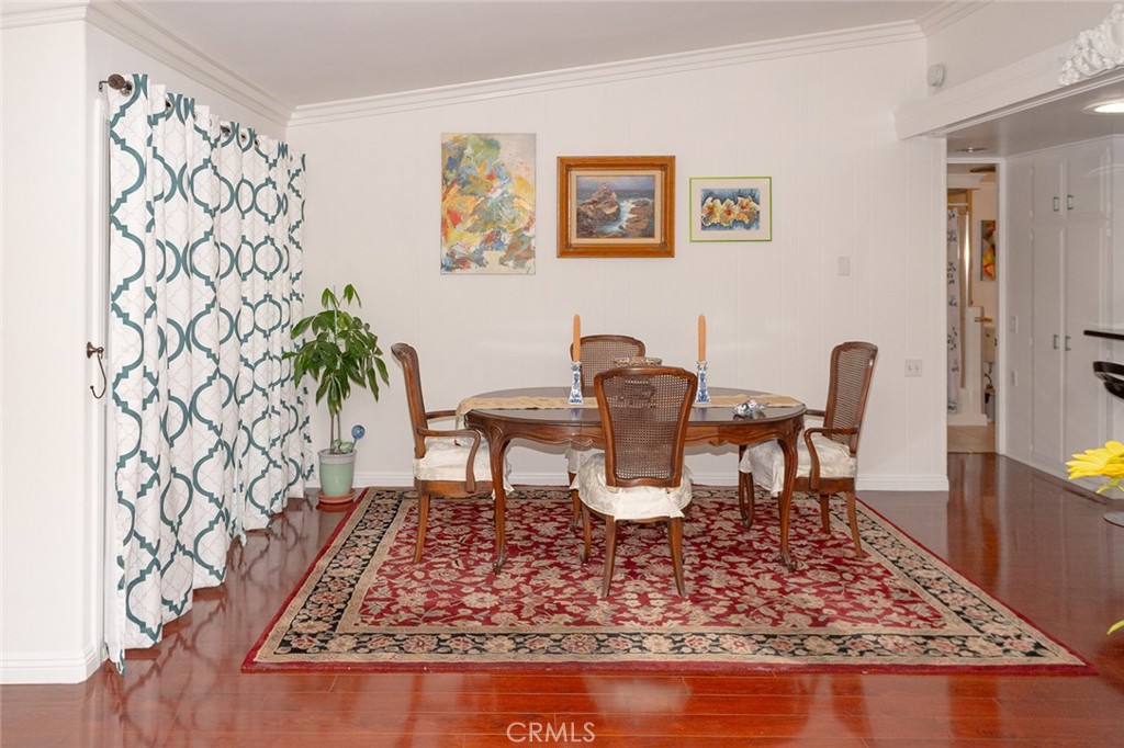 https://media.crmls.org/medias/41df3c62-41d8-462e-baf3-575bcd132932.jpg?preset=X-Large