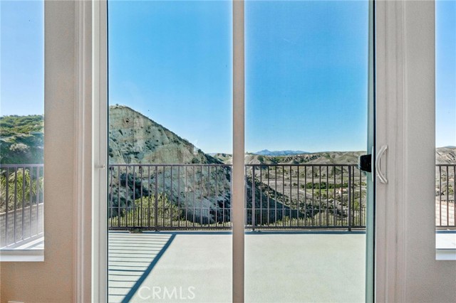 Detail Gallery Image 23 of 44 For 22939 Raintree, Saugus,  CA 91390 - 4 Beds | 3 Baths