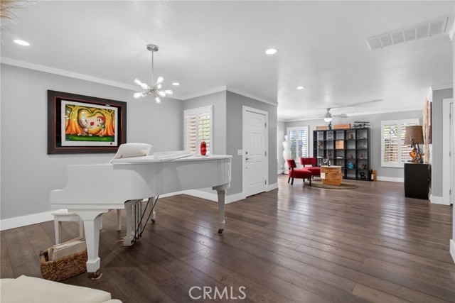 Detail Gallery Image 10 of 62 For 879 Derby, Corona,  CA 92882 - 4 Beds | 3/1 Baths