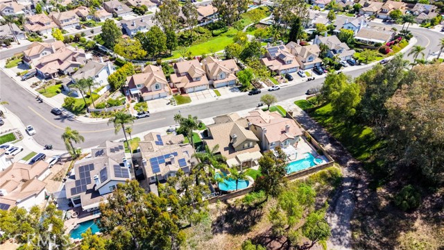 17350 Summer Oak Pl, Yorba Linda CA: https://media.crmls.org/medias/41e0a9aa-1c1b-48dd-b7f7-9b3d7fe75bf5.jpg