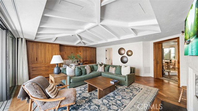 Detail Gallery Image 9 of 45 For 27 Emerald Bay, Laguna Beach,  CA 92651 - 4 Beds | 5/1 Baths