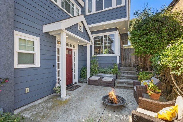 1405 Lakeside Lane, Huntington Beach CA: https://media.crmls.org/medias/41e1777a-7196-438f-8833-4bafb754f2c5.jpg