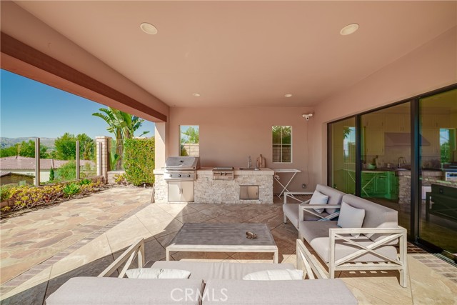 17 Calliope, Lake Forest CA: https://media.crmls.org/medias/41e1d3d2-70ff-4502-9bfe-2137616bf0b7.jpg