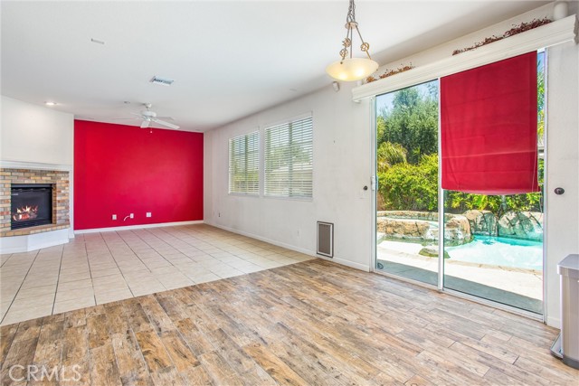 1802 Pummelo Drive, Redlands CA: https://media.crmls.org/medias/41e30682-2bcd-44b3-8c78-3ea4f76d55eb.jpg