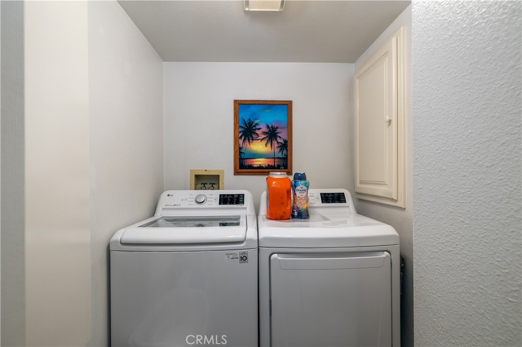 https://media.crmls.org/medias/41e358a0-0267-46a8-ae53-d296d702fbc8.jpg?preset=X-Large