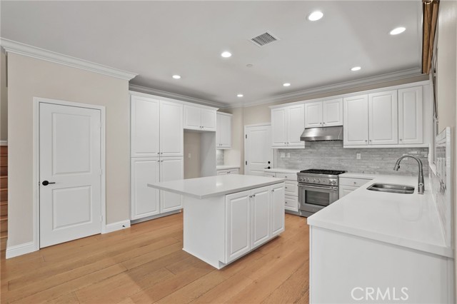 Detail Gallery Image 7 of 31 For 83 Henson, Irvine,  CA 92620 - 4 Beds | 3 Baths