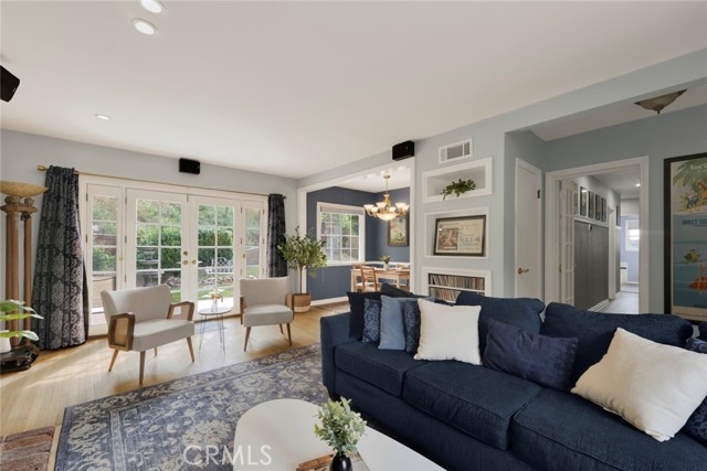 Detail Gallery Image 2 of 35 For 8520 Springford Dr, Sun Valley,  CA 91352 - 3 Beds | 2 Baths