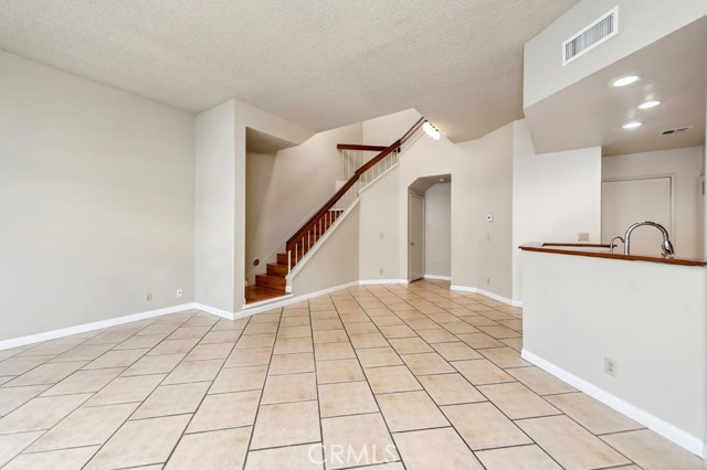 40 Brownfield Lane, Pomona CA: https://media.crmls.org/medias/41e4cd35-32e8-450d-ba57-e088ccbe4f2c.jpg