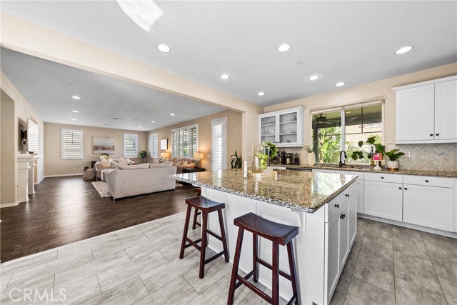 7462 Silver Saddle Court, Eastvale CA: https://media.crmls.org/medias/41e578da-5d5d-4177-bc26-a93c93ff4822.jpg