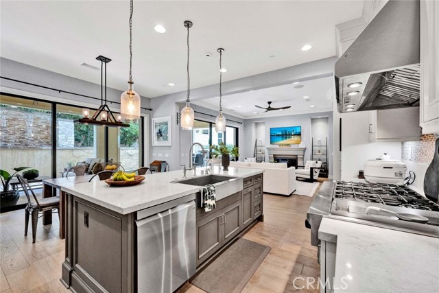 Detail Gallery Image 10 of 37 For 32 Lark, Lake Forest,  CA 92630 - 5 Beds | 4 Baths