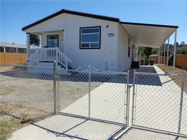 44755 Orpington Avenue, Hemet CA: https://media.crmls.org/medias/41e66261-2b73-4791-adc9-fb4a3e38762d.jpg