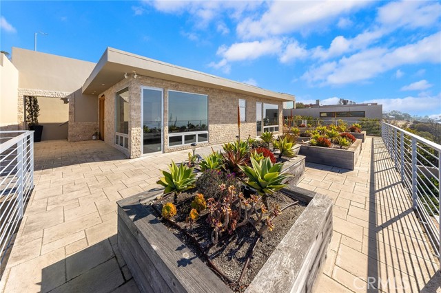 3355 Alta Laguna Boulevard, Laguna Beach CA: https://media.crmls.org/medias/41e6729f-5e23-45d8-8e4d-ddec67face7e.jpg