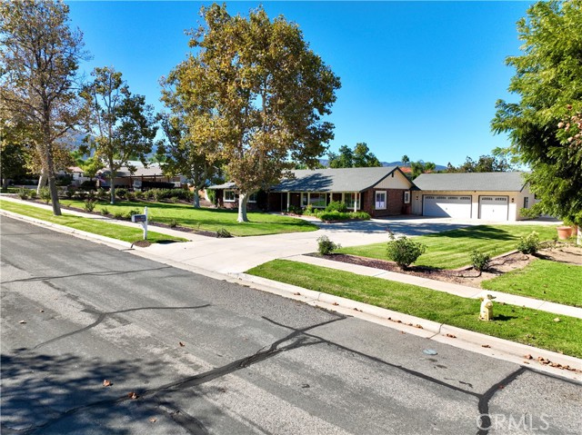 Detail Gallery Image 2 of 56 For 3024 Sonrisa Dr, Corona,  CA 92881 - 4 Beds | 3 Baths