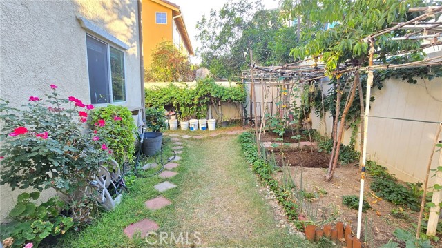 1063 S Reservoir Street, Pomona CA: https://media.crmls.org/medias/41e6b758-e5ae-4ddb-af0e-9c4cb72d4511.jpg
