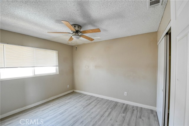 1061 May Lane, Barstow CA: https://media.crmls.org/medias/41e71e84-b9b7-4233-86e1-dab43e4b086d.jpg