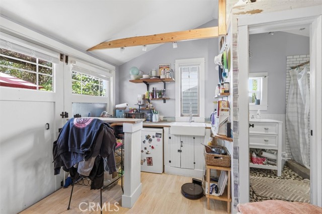 Detail Gallery Image 31 of 35 For 222 S Broadway, Redondo Beach,  CA 90277 - 2 Beds | 1 Baths