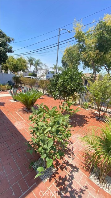 1178 E 21st Street, Long Beach CA: https://media.crmls.org/medias/41e7f264-cd18-404a-a100-2a670c5e82e6.jpg