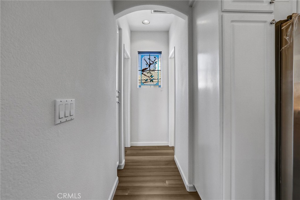 https://media.crmls.org/medias/41e8105d-c87b-435a-b95c-b6843e162a5b.jpg?preset=X-Large