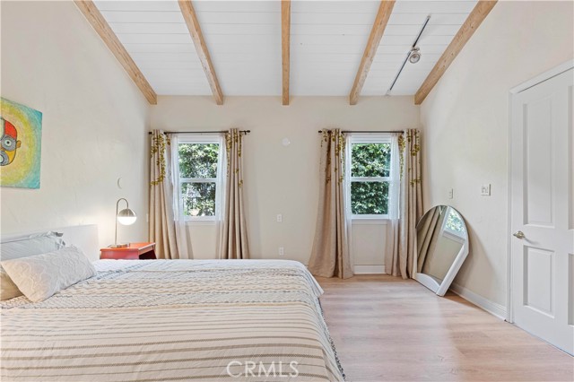 13405 Tiara Street, Valley Glen CA: https://media.crmls.org/medias/41e8ffb9-619d-4084-91c5-2edaddd96871.jpg