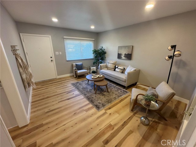 Detail Gallery Image 2 of 9 For 1459 S Euclid Ave #8,  Ontario,  CA 91762 - 3 Beds | 1 Baths