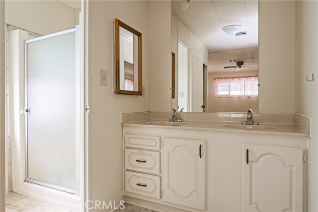 14851 Jeffrey, Irvine CA: https://media.crmls.org/medias/41e9c754-41bc-4333-9e95-e1cee770bd73.jpg