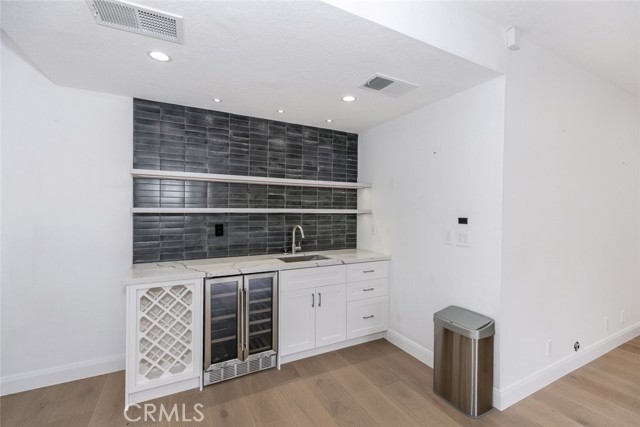 6037 Little Oak Lane, Woodland Hills CA: https://media.crmls.org/medias/41e9cf4f-bf93-427e-90a2-0022294a7121.jpg