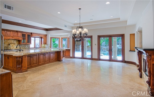 511 Cliff Drive, Newport Beach CA: https://media.crmls.org/medias/41e9d62b-22db-4f6a-a9ba-f296627ce64f.jpg