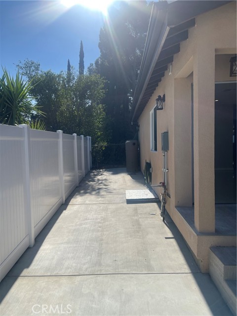 Detail Gallery Image 13 of 18 For 18706 Brasilia Dr, Porter Ranch,  CA 91326 - 2 Beds | 1 Baths