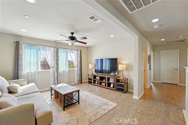 Detail Gallery Image 13 of 31 For 35174 Rockford, Murrieta,  CA 92563 - 4 Beds | 3/1 Baths